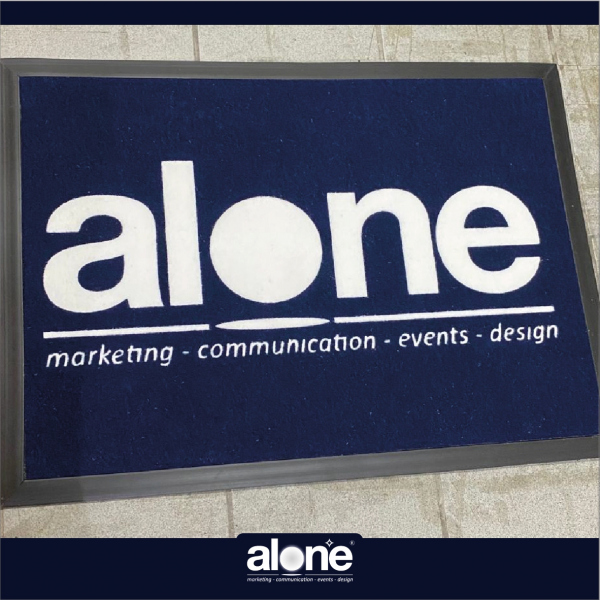 alone-01